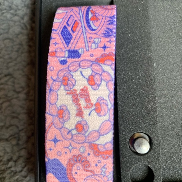 Zox Bracelets- Full Of Surprises, Bracelet and Pin 2022 - Picture 5 of 7